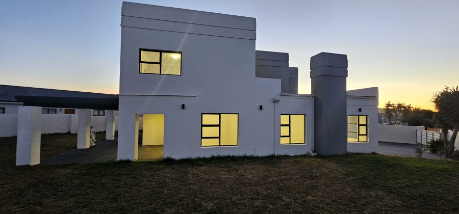 5 Bedroom Property for Sale in Myburgh Park Western Cape